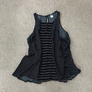 Old Navy Black and White Patterned Sleeveless Blouse